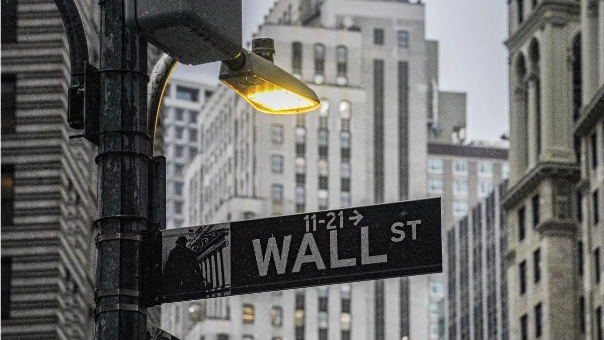 Midday Movers: Roivant Surges Nearly 20% as Energy and AI Names Rally; Pharma Stocks Slump